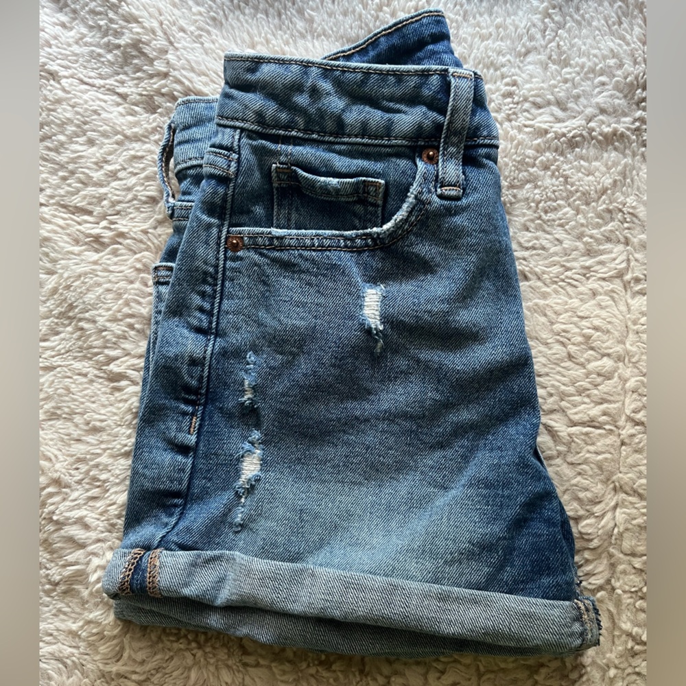 Old Navy High Rise OG Straight Ripped Shorts Size 2 - Picture 3 of 4